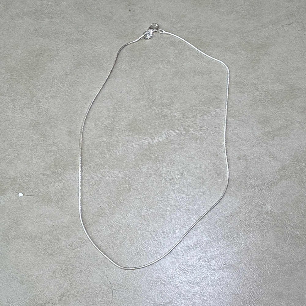 Elegant Sterling Silver Necklace 7.5"